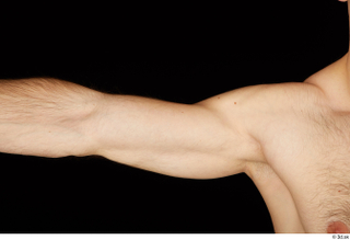 Tomas Salek arm nude shoulder 0002.jpg